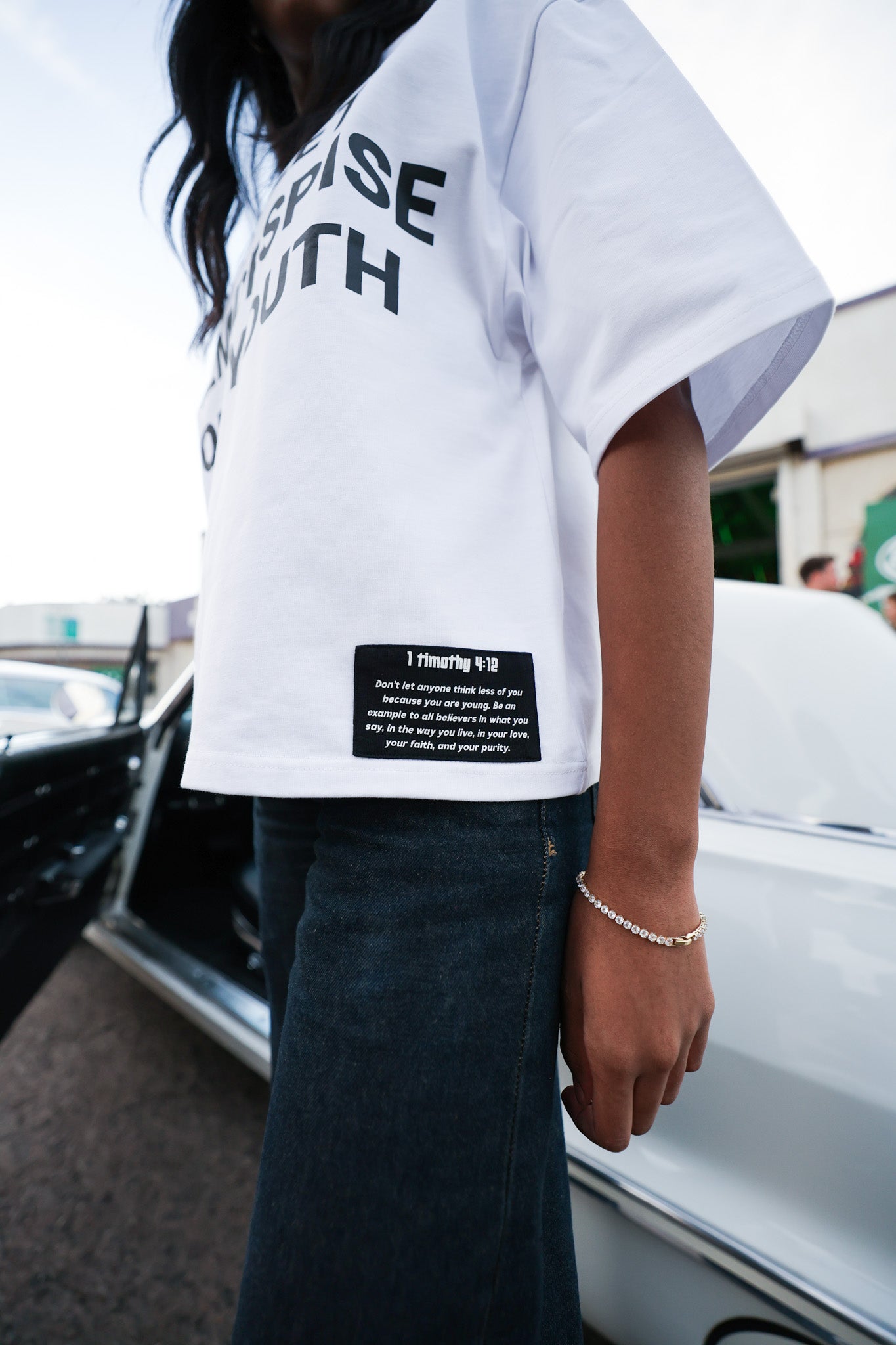 "DONT LET THEM DESPISE YOUR YOUTH" Cropped T-Shirt - WHITE