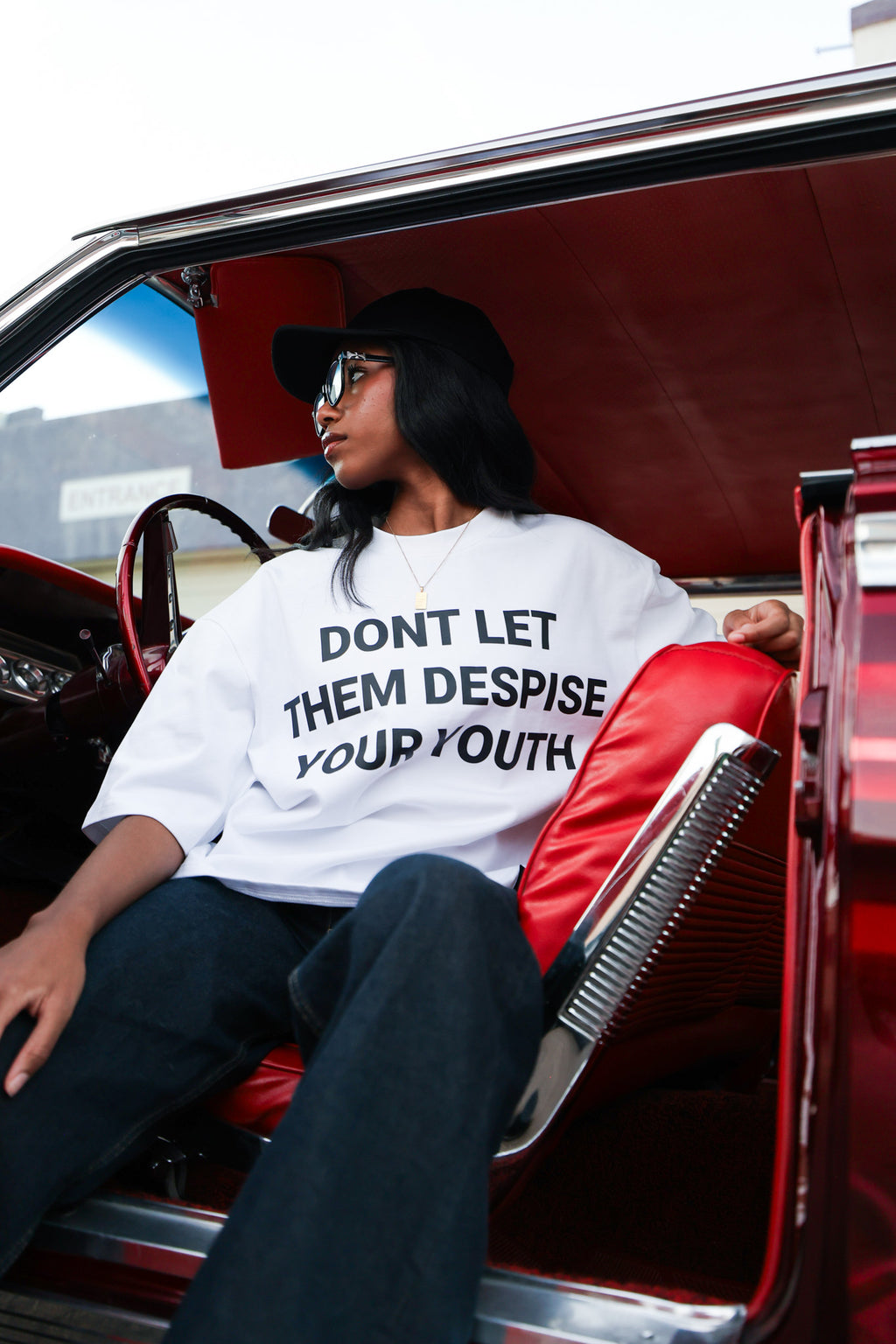 "DONT LET THEM DESPISE YOUR YOUTH" Cropped T-Shirt - WHITE