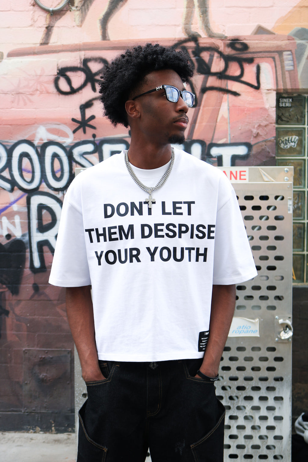 "DONT LET THEM DESPISE YOUR YOUTH" Cropped T-Shirt - WHITE